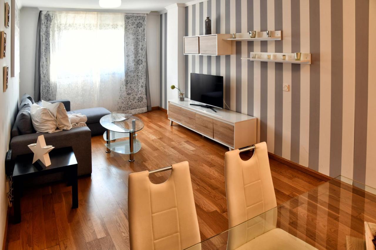Wonderstays Apartamentos La Estacion Малага Екстериор снимка
