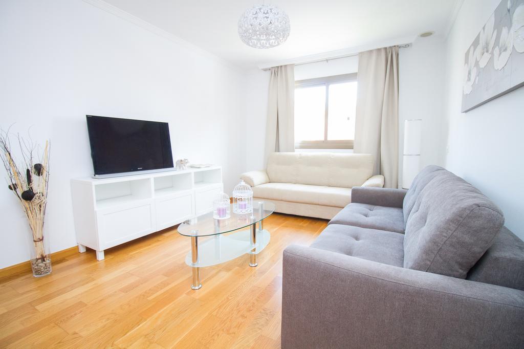 Wonderstays Apartamentos La Estacion Малага Екстериор снимка