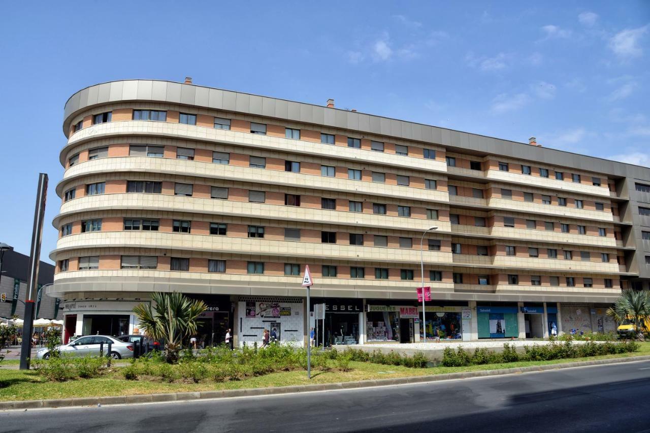 Wonderstays Apartamentos La Estacion Малага Екстериор снимка